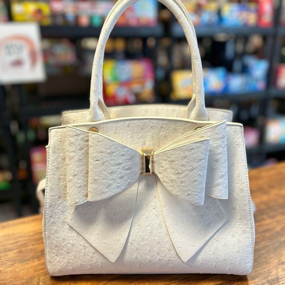 Ivory Textured Bow Purse